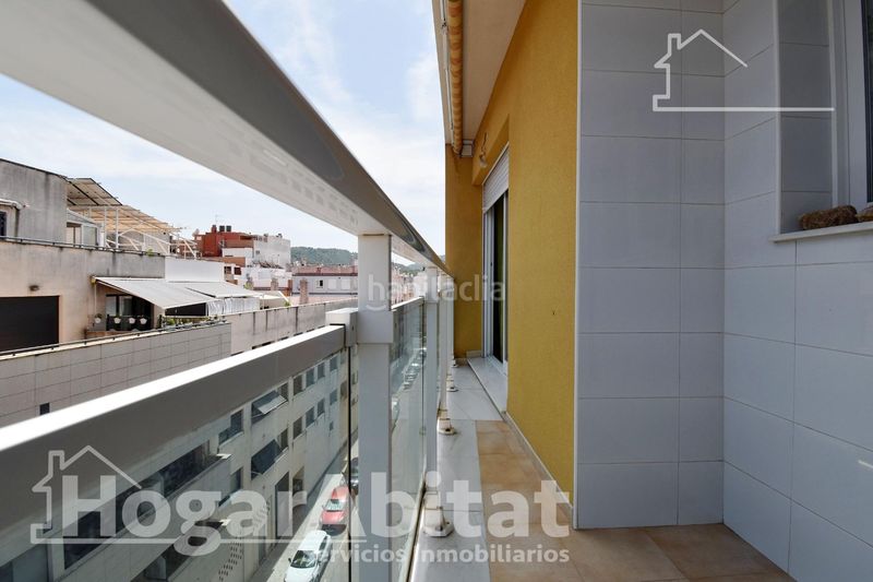 Foto f99f5e11-5484-49bc-9970-d2b0ce481441. Pis amb aparcament a Oliva pueblo Oliva