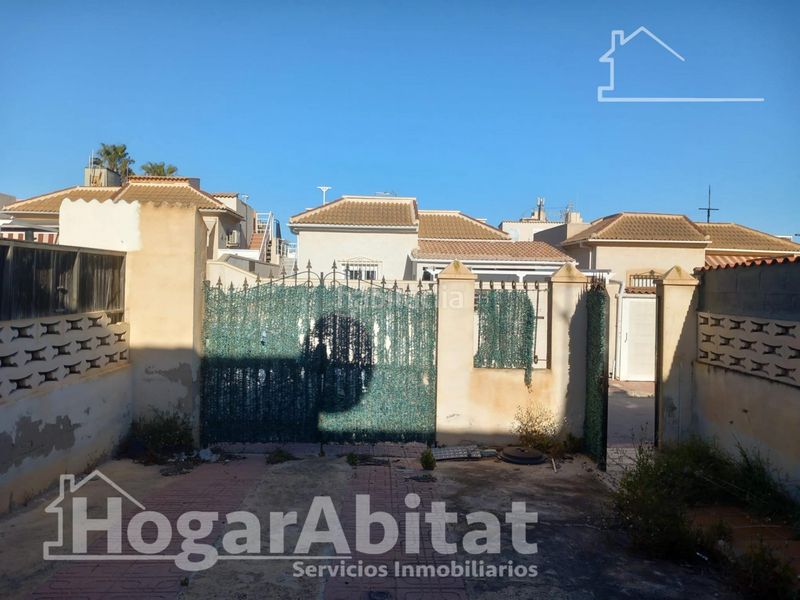 Foto 97edcb45-d875-4b28-9334-b06ece5c6cf4. Casa amb aparcament a Zona los Frutales Torrevieja