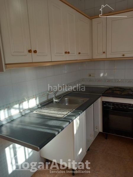 Foto a671b72b-0388-4f29-9d3a-dcc6f08577fe. Casa amb aparcament a Zona los Frutales Torrevieja