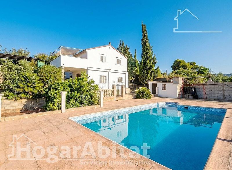 Foto 52bfb31d-5e1a-4615-a083-d21413b07b0f. Xalet amb aparcament piscina a Tous