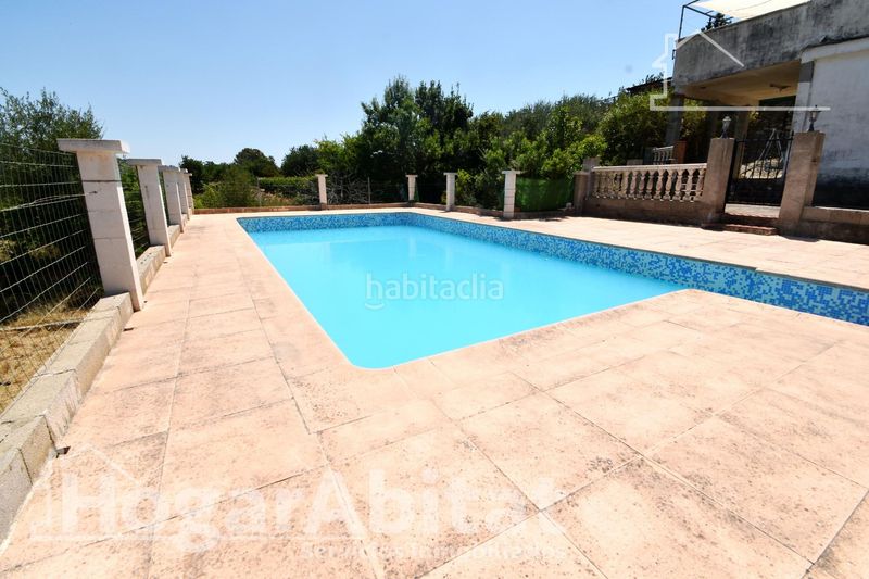 Foto b641af36-c66b-4b7a-b0a5-b645c1bd6fe5. Xalet amb aparcament piscina a Tous
