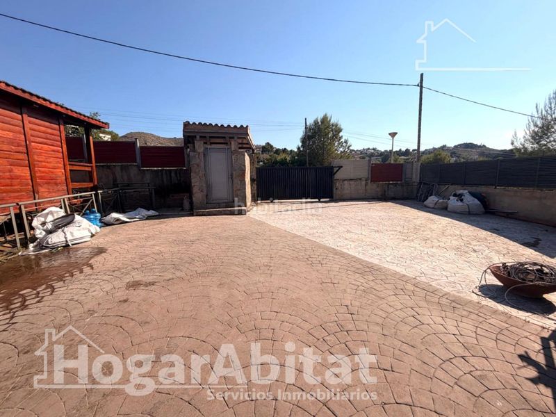 Foto d94be1cd-ca26-4a79-8a4c-000fa670cb06. Xalet amb calefacció aparcament piscina a Sierra Perenchiza-Cumbres de Calicanto-Sto Domingo Chiva