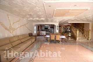 Casa  Calle abdón y senén. Amplia casa con garaje y gran terraza y una segunda vivienda