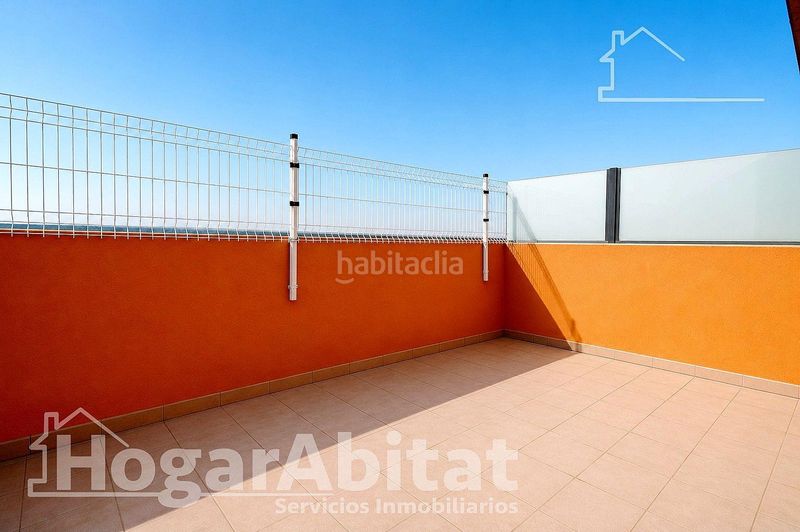 Foto fa4b449a-31f5-4b79-af21-4bfcba5b2dda. Àtic amb calefacció aparcament piscina a Silla