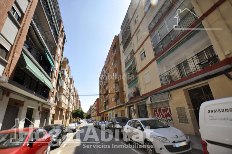 Foto 432af0fb-1441-405a-aee4-d117a45e30a3. Pis amb calefacció a Torrefiel Valencia