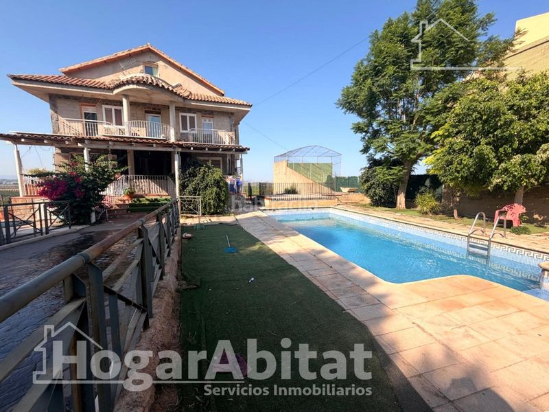 Foto 139d6dbd-e7dc-416e-87fd-37992b2fe516. Xalet amb calefacció aparcament piscina a Sierra Perenchiza-Cumbres de Calicanto-Sto Domingo Chiva