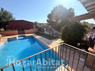 Chalet  Calle rio guadalquivir-s miguel. Gran chalet de tres plantas con garaje y piscina para reformar