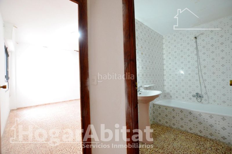 Foto 845a1189-1b6f-4d14-ba05-32bd19dbde42. Pis a Simat de la Valldigna