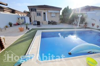 Xalet  Calle barranquet de l'or. Precioso chalet! muy amplio y bonito con piscina privada, garaje