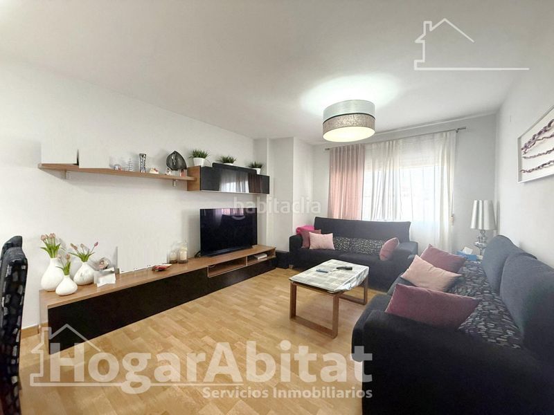 Foto d45e9166-c503-427d-94a0-6273ee522f14. Pis amb aparcament a Benaguasil