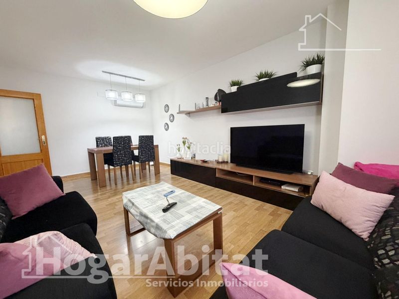 Foto f33e32ea-4af9-43b7-a8fd-1b8fcf998d43. Pis amb aparcament a Benaguasil