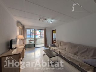 Piso  Calle escorpión. Acogedor y exterior con terraza acristalada junto a la av. del d