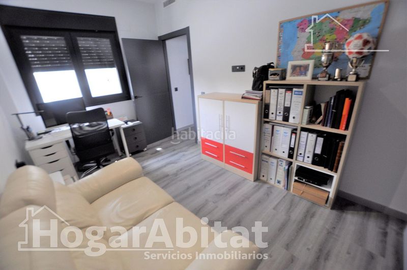Foto badd11e2-1b59-40f6-b5c0-66893836a6d5. Casa amb aparcament a Riba - roja de Túria