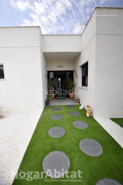 Foto d12996bd-19d3-43e4-a3c3-d8cac62f948e. Casa amb aparcament a Riba - roja de Túria