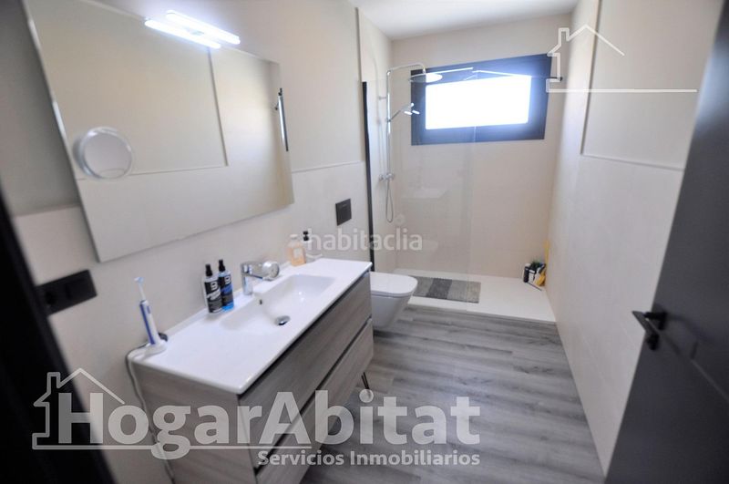 Foto f80fadfa-a2df-4d33-af84-c7531b4d7281. Casa amb aparcament a Riba - roja de Túria