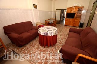 Casa  Calle nueve de octubre. Magnífica casa luminosa con garaje y dos terrazas, toda amueblad