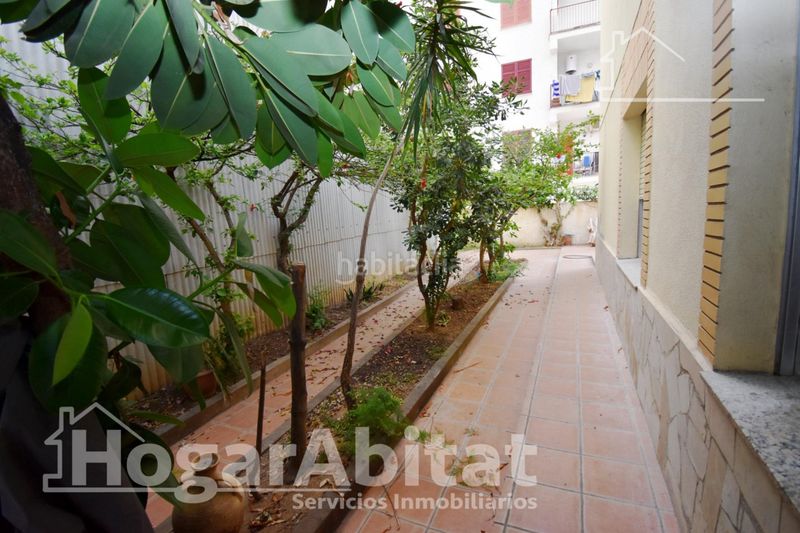 Foto f32bd9cf-c62c-4842-a1c1-5d5b78d85e41. Casa adossada a Centro Oropesa del Mar