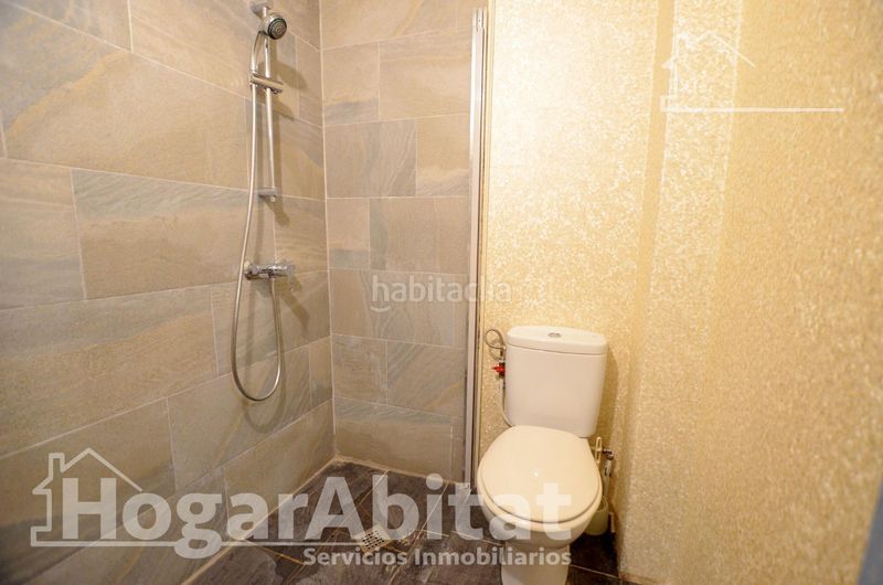 Foto 07ce3a3f-8193-4f80-b8d1-569c0e9a8a3d. Pis a Barrio del Centro Alicante