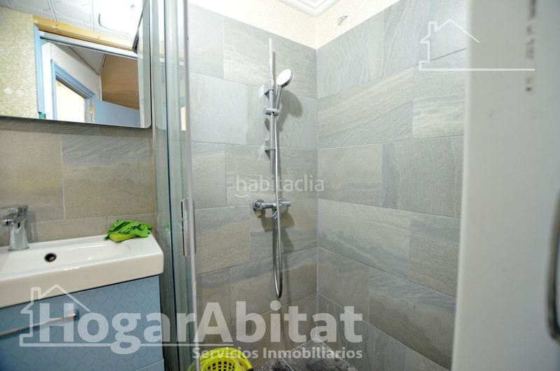 Foto 5b6bbe59-eab1-474c-8e68-1b677e1e3f9b. Pis a Barrio del Centro Alicante