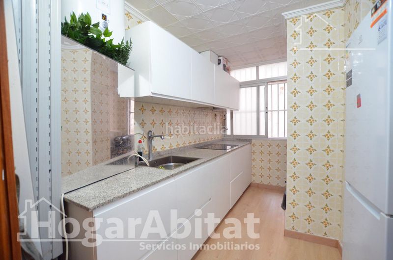 Foto befe601b-3541-4bba-8981-3d2bb00a84f7. Pis a Barrio del Centro Alicante