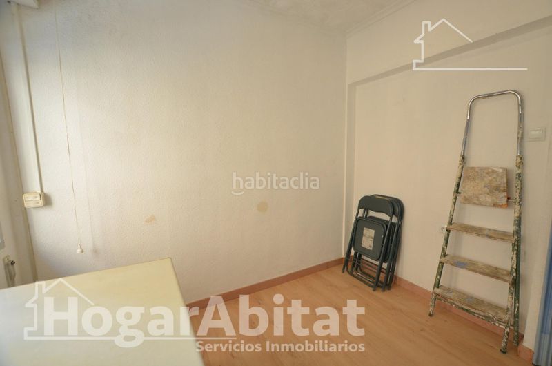 Foto f7ae0c6c-6334-427b-884a-7666c8d2b4de. Pis a Barrio del Centro Alicante