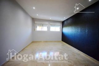 Flat  Calle pere march. Oportunidad! muy amplio con patio