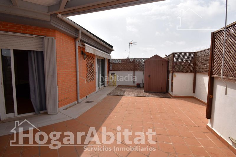 Foto be5549f2-6a9a-4553-bffd-29f5c6c59817. Àtic amb calefacció aparcament a La Petxina Valencia