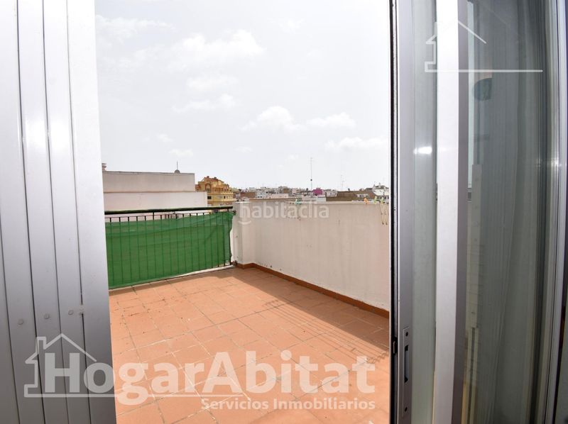 Foto e5d50a0e-992d-47e4-a84a-eecb215a0f89. Àtic amb calefacció aparcament a La Petxina Valencia