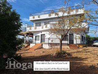 Chalet  Camí de les delicies. Chalet con vistas al río, piscina y observatorio astronómico