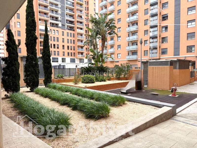 Foto d59d255d-f062-4501-89cd-f3296c250eed. Pis amb calefacció aparcament piscina a Ciutat de les Ciències i de les Arts - Justicia Valencia