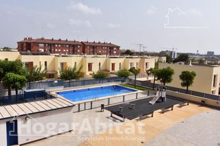 Appartamento  Calle puig. Amplio con garaje, balcón y piscina