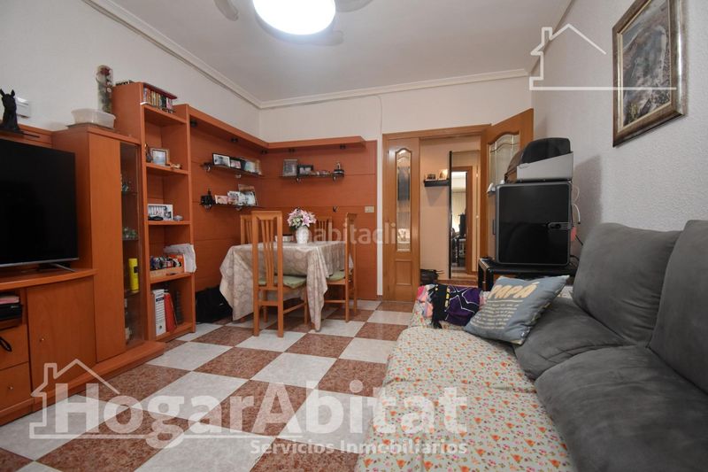 Foto 18638a04-ebc4-4186-a6f8-67a61024f486. Pis a Centro Almazora / Almassora