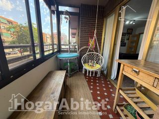 Appartamento  Calle joaquin ballester. Exterior y amplio con cinco dormitorios y ascensor