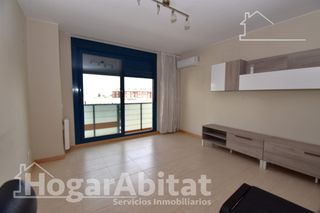 Etagenwohnung  Calle puig. Amplio con garaje, balcón y piscina