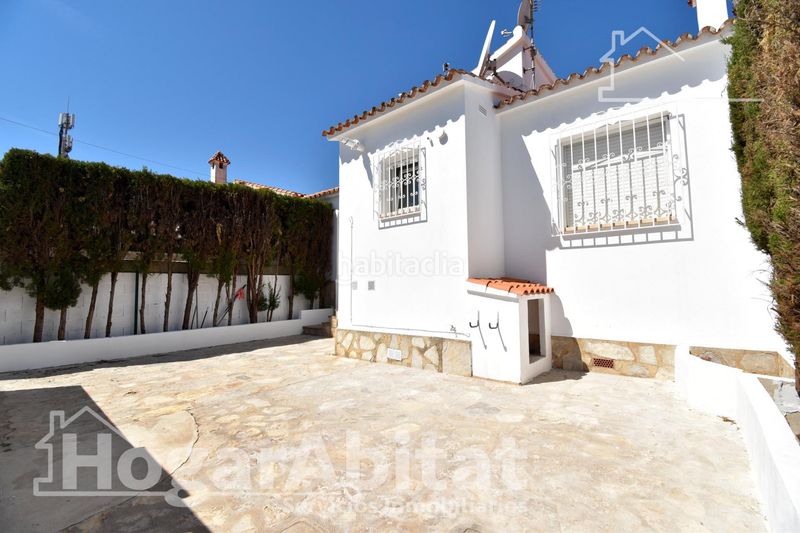 Foto 8b9a187a-337c-4b0d-a534-a4ad188e3bbf. Casa adossada amb calefacció aparcament a Les Bassetes - El Marjal Dénia