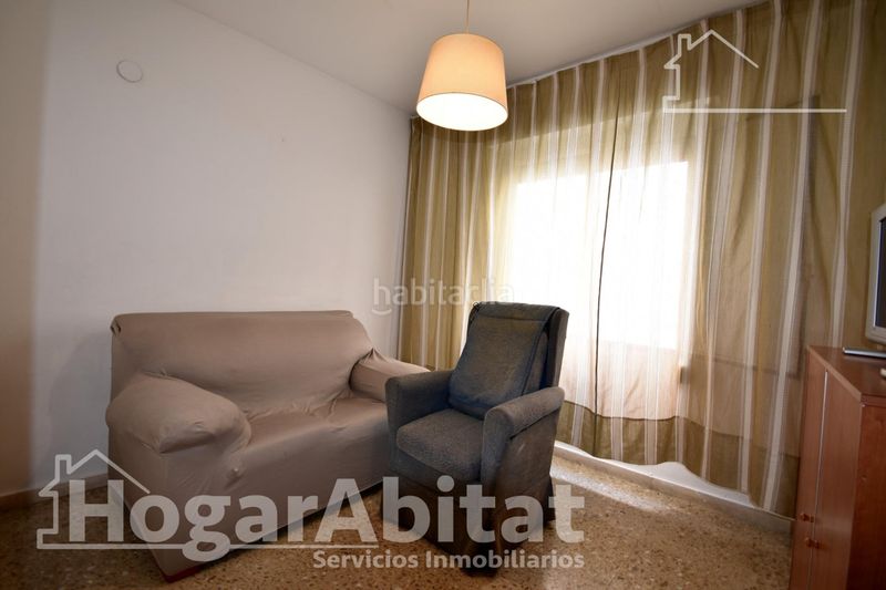 Foto 0c77122c-d05d-4501-85d1-fd4388e3d091. Pis a Oliva pueblo Oliva