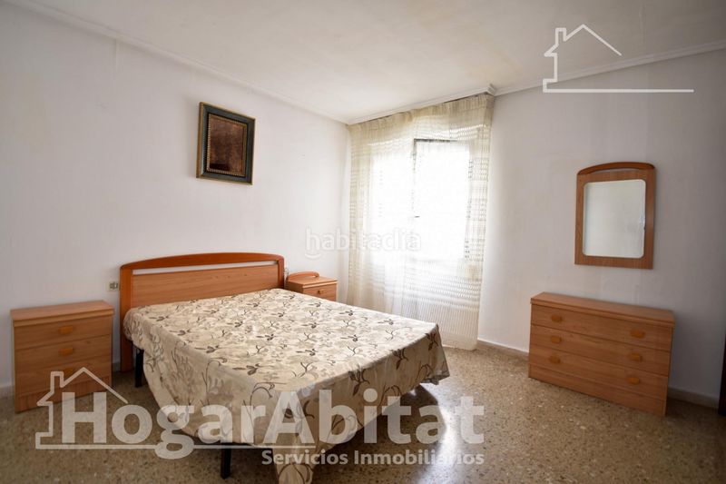 Foto 51f2b3cb-1a32-49e5-b420-5b39737e7a6d. Pis a Oliva pueblo Oliva