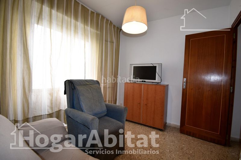 Foto 644e487c-3f37-42a9-9228-0d7d61e458eb. Pis a Oliva pueblo Oliva