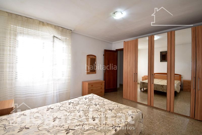 Foto 892d76eb-9cd3-43b7-b6b6-19f4c4265d27. Pis a Oliva pueblo Oliva