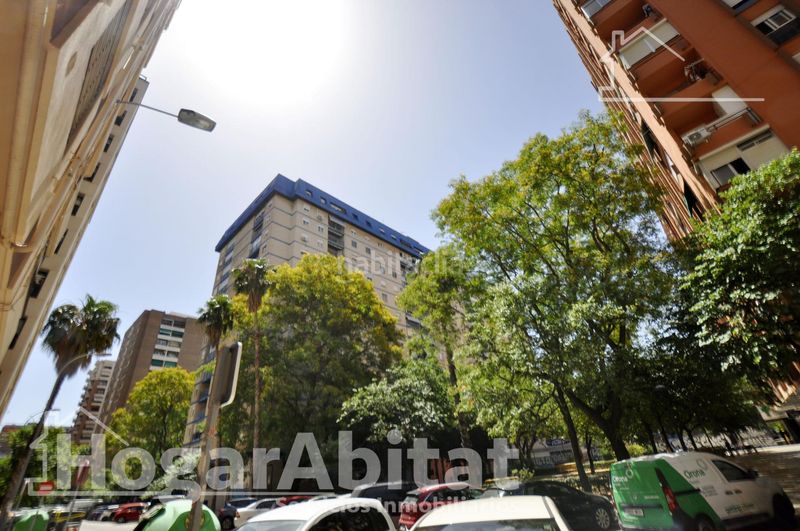 Foto 4e62fedc-9600-4270-86fc-2eb9a1f552a2. Pis amb calefacció aparcament a Ciutat Jardí Valencia