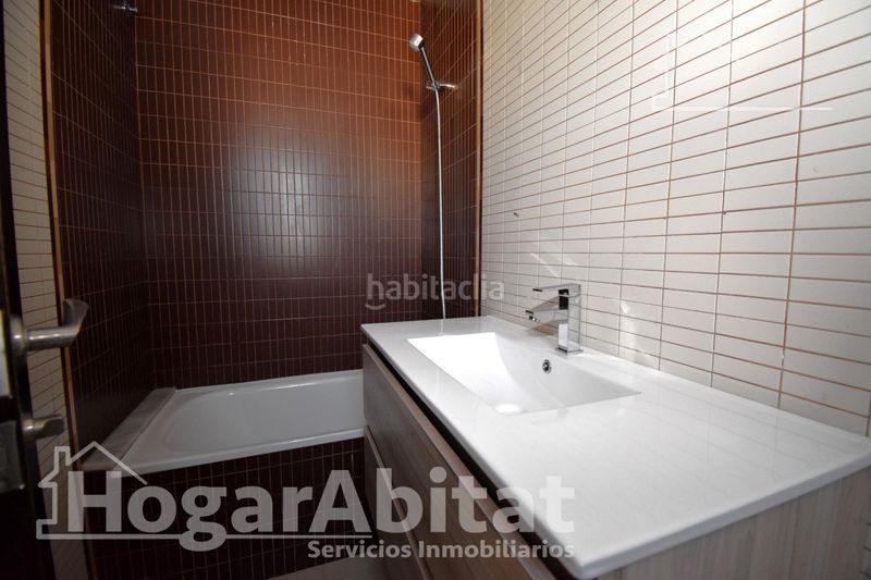 Foto c04ff29e-2bec-4b84-ba6e-d8e54bef563b. Àtic amb calefacció a Albal