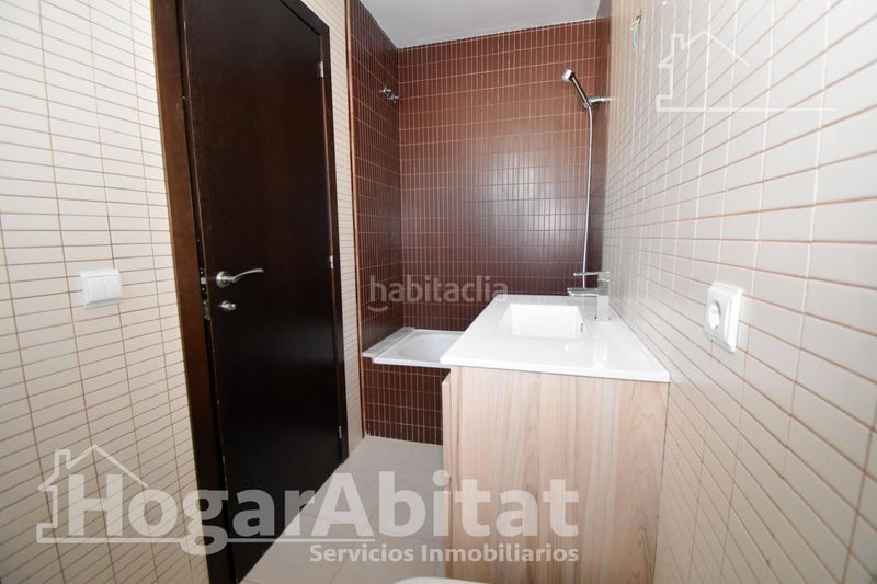 Foto f0a9ca6a-abad-4bb8-92d2-2943f234d1b7. Àtic amb calefacció a Albal