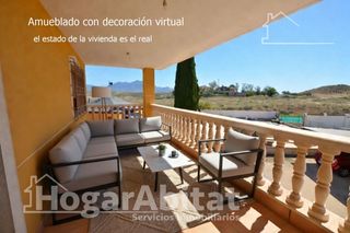 Chalet  Calle turquesa. Chalet con piscina, garaje, dos terrazas y barbacoa