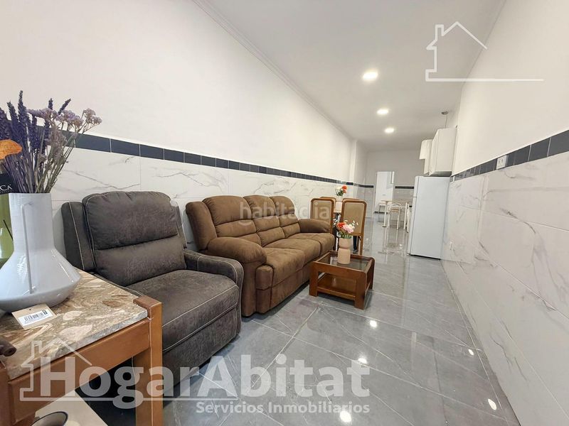 Foto abf2b3b4-60ea-4ff0-8d42-391d54ca9f70. Local comercial a Nuevo Centro Sagunt