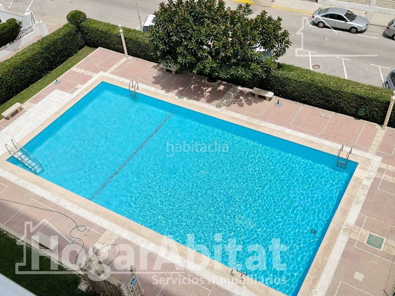 Foto 5d45da99-3bdb-4cfb-8073-9257e8c0a8df. Pis amb piscina a Playa de Gandía Gandia