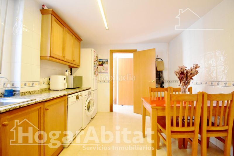 Foto 4ca2b34d-a331-40f2-9024-bc6f13d5c947. Casa adossada amb calefacció aparcament piscina a Cullera