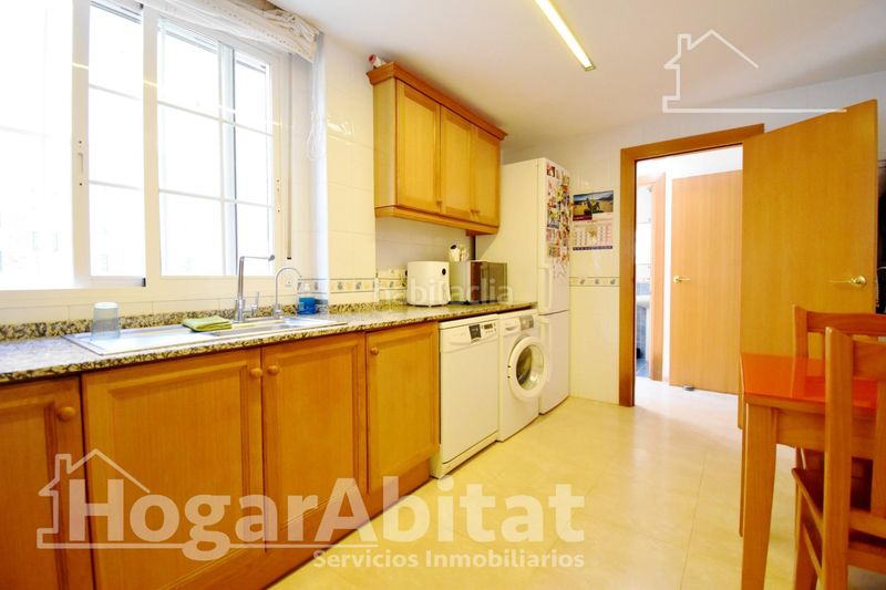 Foto cb94c1bb-aa02-4385-bc7f-3d28f688efc4. Casa adossada amb calefacció aparcament piscina a Cullera