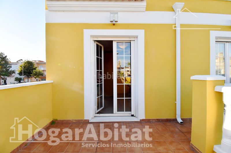 Foto feb9e7d4-fc16-4779-b074-e64edcb035f1. Casa adossada amb calefacció aparcament piscina a Cullera