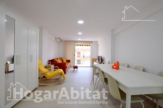 Appartamento  Calle barcelona. Estudio con reforma a estrenar y balcón junto a la playa.