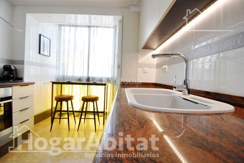 Foto bc9437a2-96d2-41ee-8c0e-40c96de91dab. Pis a pueblo de Cullera Cullera